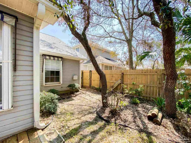 $2,050 | 5917 North Bay Point Drive, Pensacola, FL 32507