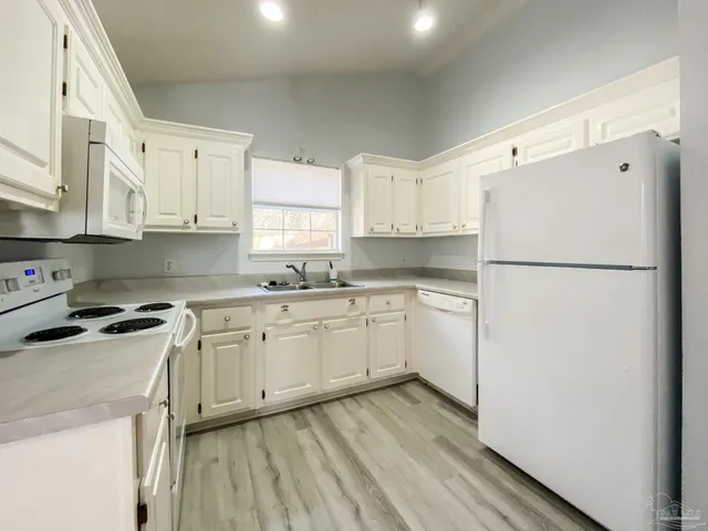 $2,050 | 5917 North Bay Point Drive, Pensacola, FL 32507