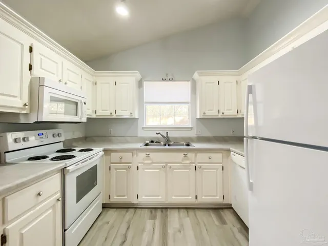 $2,050 | 5917 North Bay Point Drive, Pensacola, FL 32507