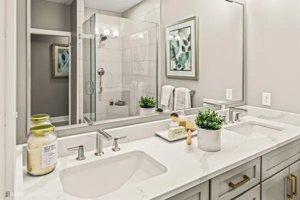 $926,000 | 103 Valparaiso Street, Valparaiso, IN 46383