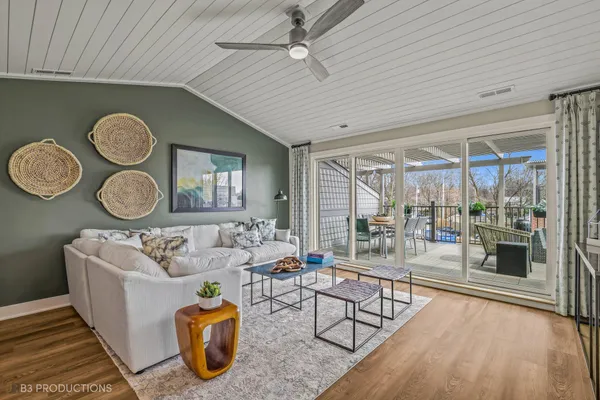 $926,000 | 103 Valparaiso Street, Valparaiso, IN 46383