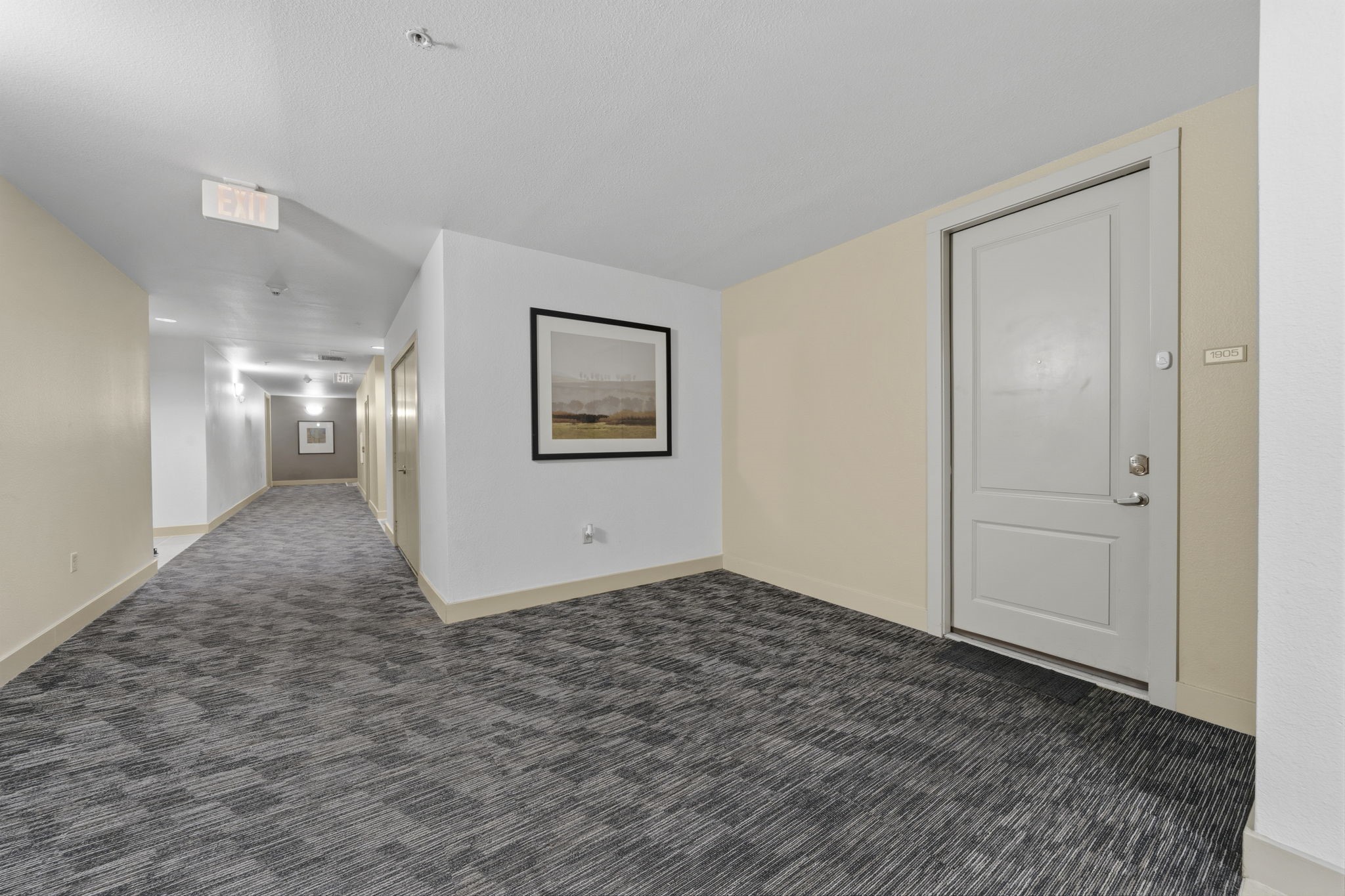 3505 Sage Road, Unit 1905 Houston, TX 77056 - Photo 12 of 15 a view of an empty room and window