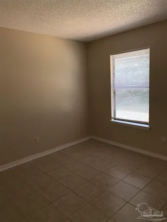 $1,000 | 6823 Tiki Lane, Unit 2, Pensacola, FL 32503