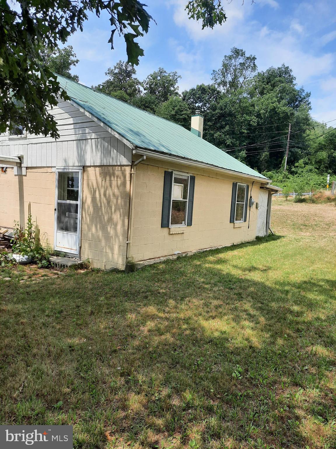 3989 Spring Road Carlisle, PA 17015 - Photo 2 of 9 Gallery Image 2