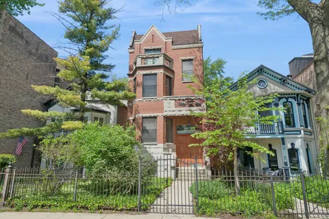 $825,000 | 2130 West Le Moyne Street, Unit 1, Chicago, IL 60622