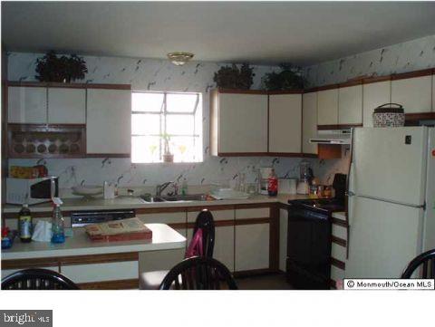 7 Rochester Drive Brick, NJ 08723 - Photo 3 of 12 Gallery Image 3