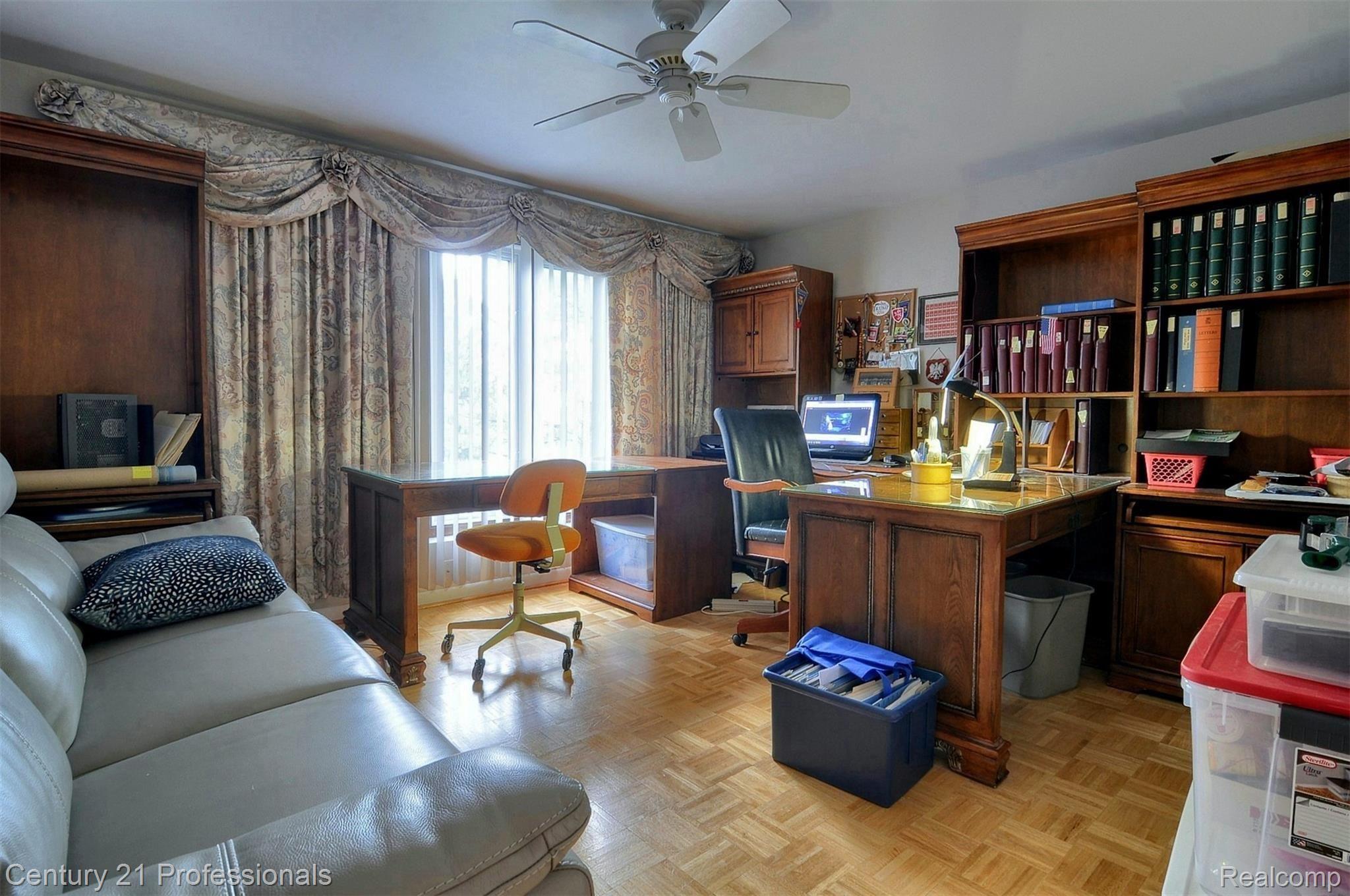 599 Middlebury Lane Rochester, MI 48309 - Photo 23 of 32 24-4th Bedroom.jpg