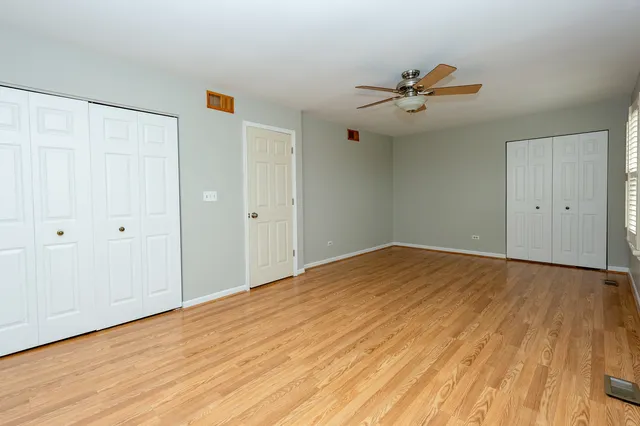 $432,500 | 992 McPhee Drive, Lake In The Hills, IL 60156