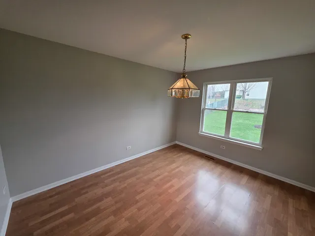 $420,000 | 992 McPhee Drive, Lake In The Hills, IL 60156