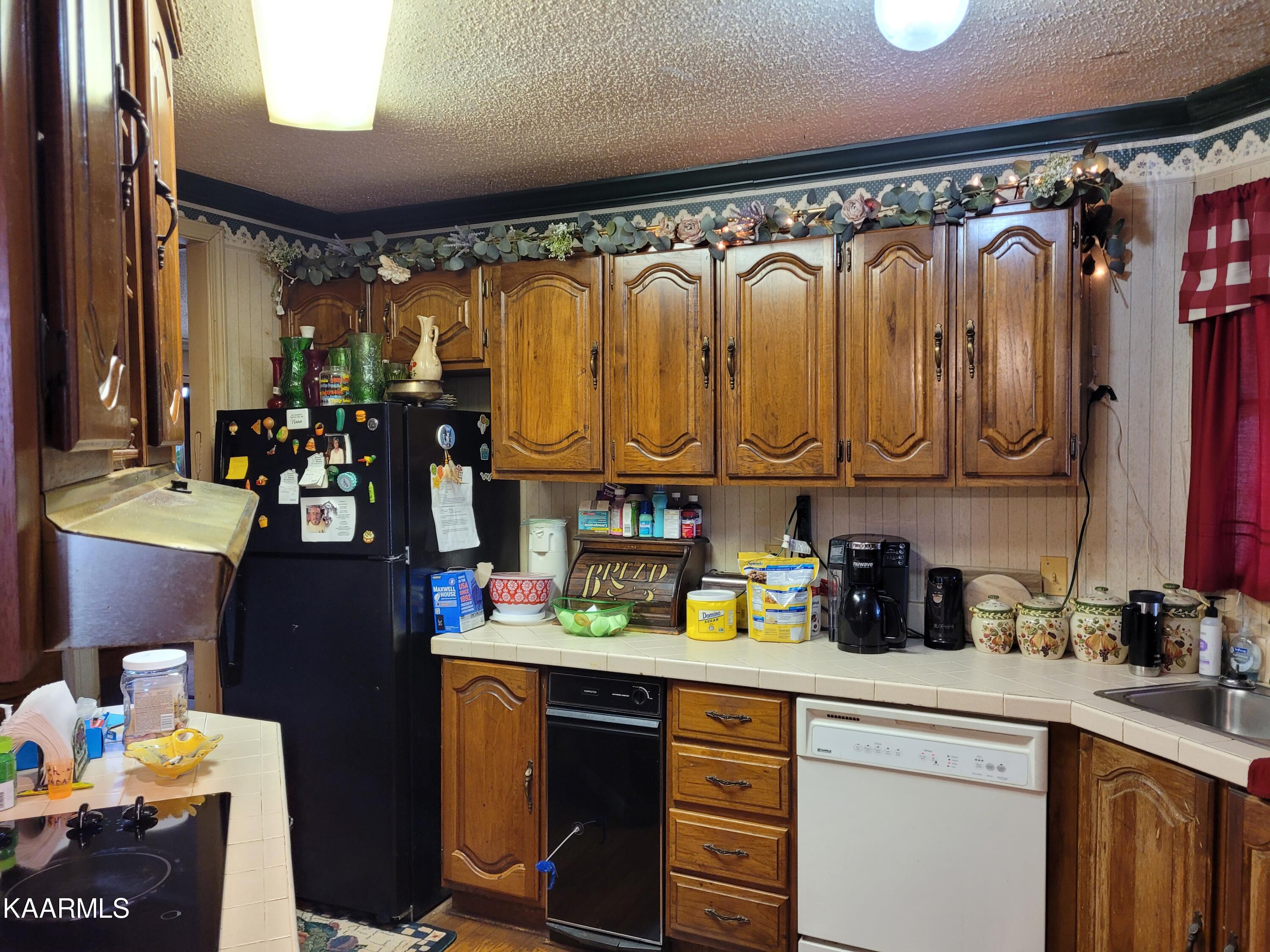 170 Anderson Road Sweetwater, TN 37874 - Photo 10 of 14 170 Anderson Kitchen 2