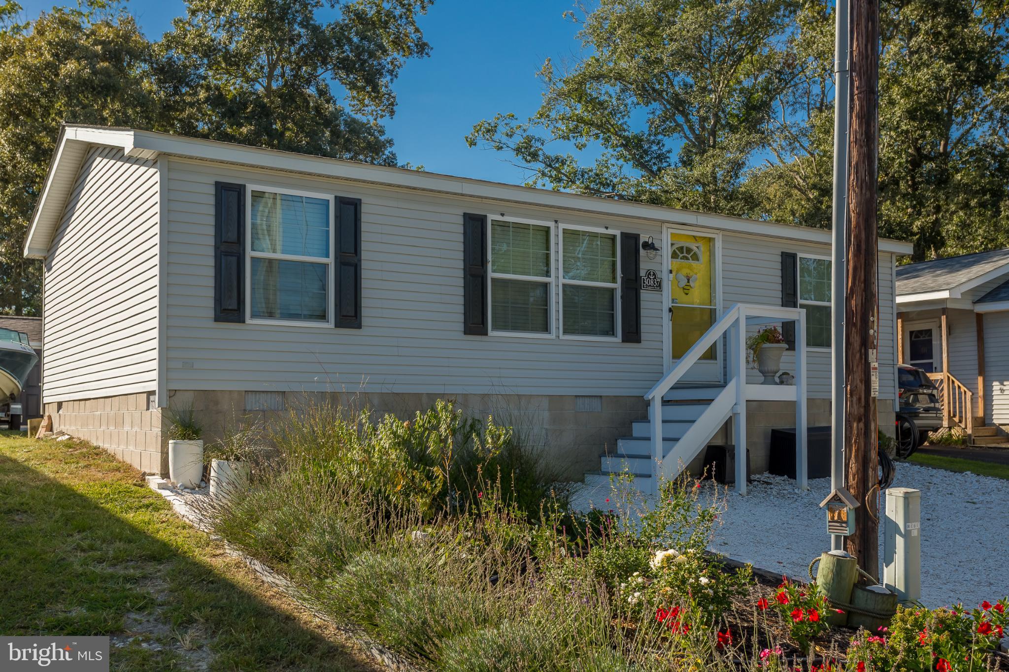 30837 West Lagoon Road Dagsboro, DE 19939 - Photo 3 of 36 Charming home with inviting curb appeal.