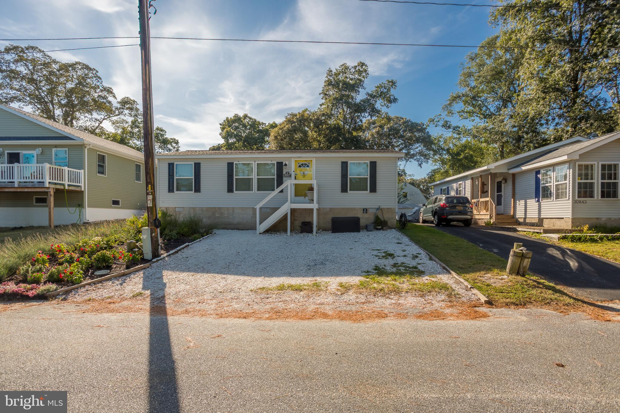 30837 West Lagoon Road Dagsboro, DE 19939 - Photo 5 of 36 Charming home with inviting curb appeal.