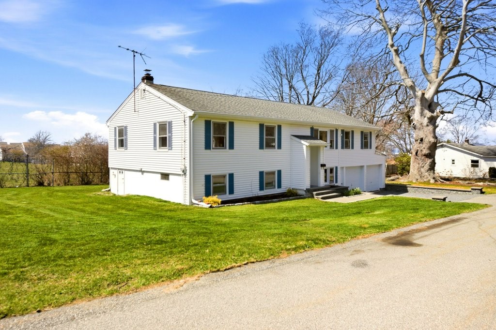 55 Mixter Street Middletown, RI 02842 - Photo 34 of 43