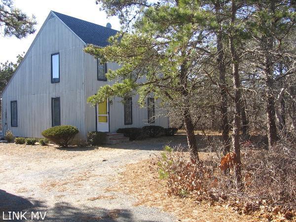 22 Schoolhouse Road Edgartown, MA 02539 - Photo 14 of 15 http://d1qzqeyxiitrap.cloudfront.net/photos/18328/600/7ae3ca56.jpg