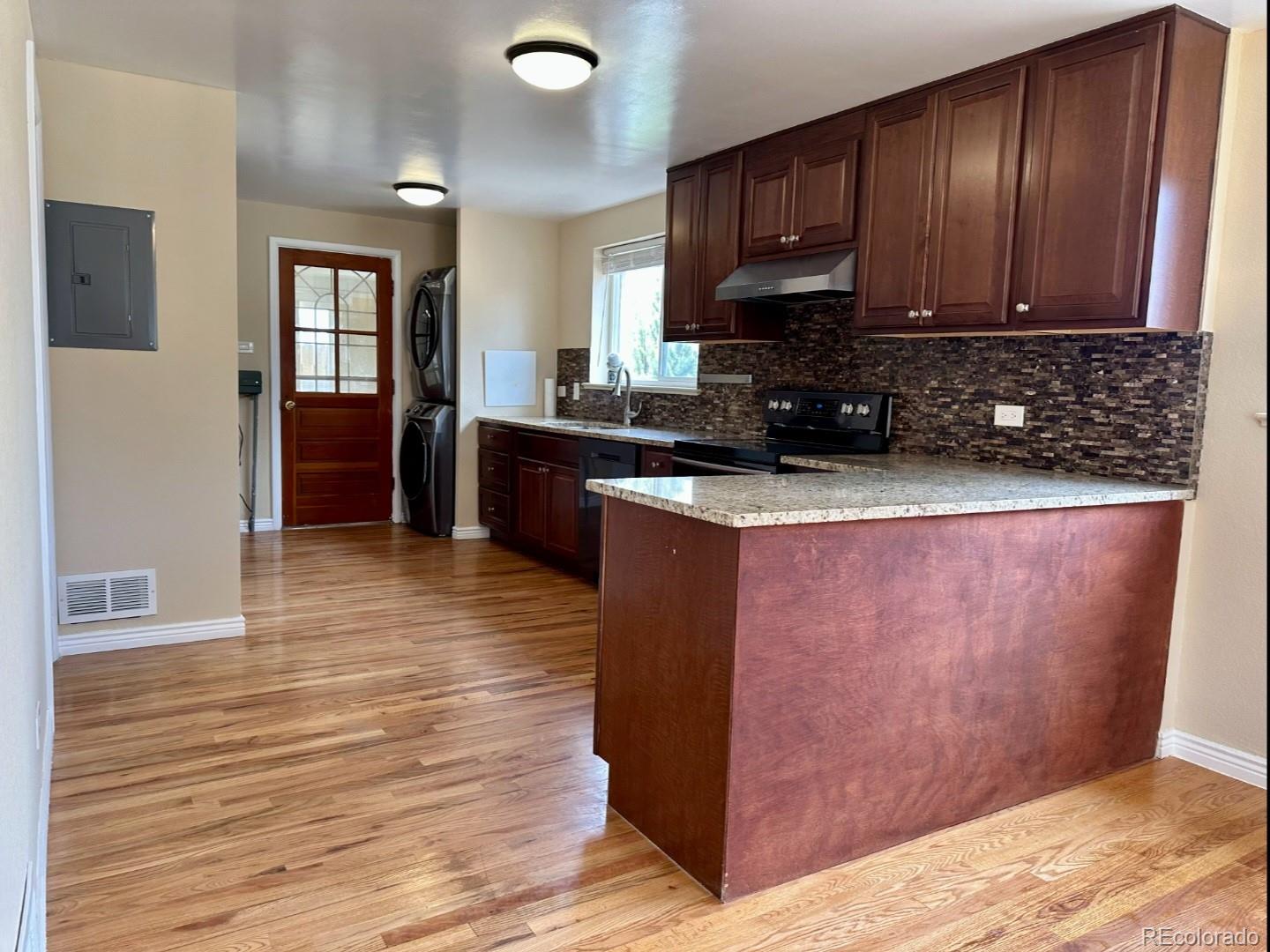 1801 South Grove Street Denver, CO 80219 - Photo 3 of 17