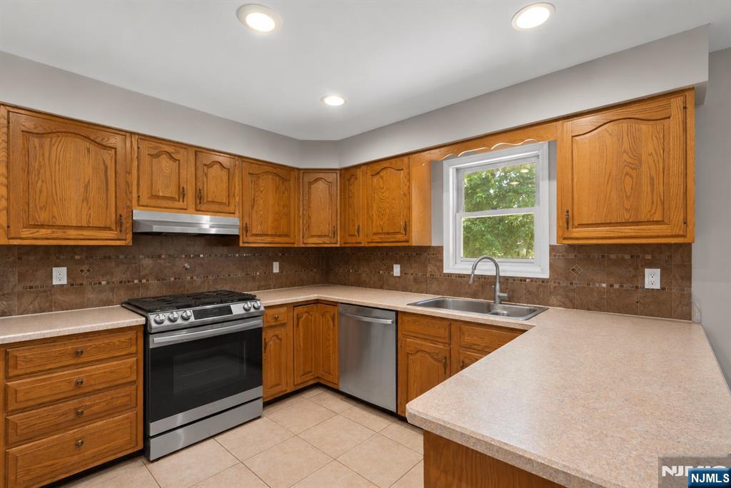 10 Tice Road West Milford, NJ 07421 - Photo 7 of 50