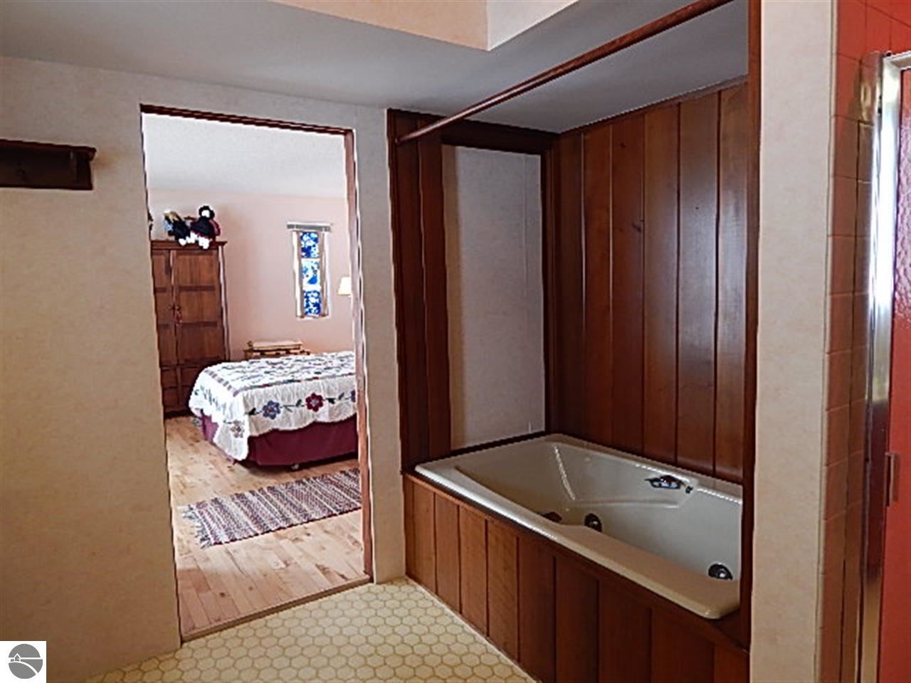 780 South Stony Point Road Suttons Bay, MI 49682 - Photo 24 of 47 1830995-23.JPG
