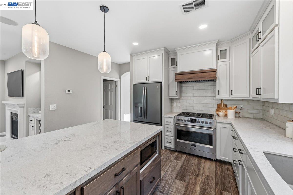 5625 Applegate Way Dublin, CA 94568 - Photo 10 of 38