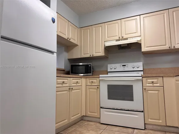 $2,250 | 14931 Southwest 82nd Lane, Unit 18403, Miami, FL 33193