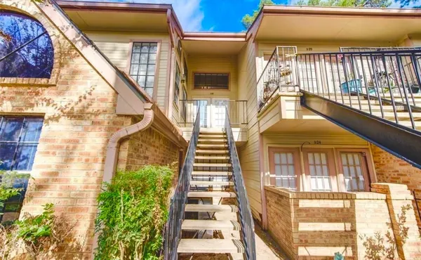 $123,999 | 16800 Sugar Pine Drive, Unit D 28, Houston, TX 77090