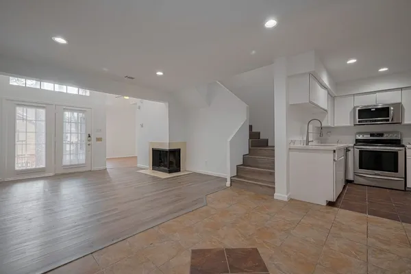 $123,999 | 16800 Sugar Pine Drive, Unit D 28, Houston, TX 77090
