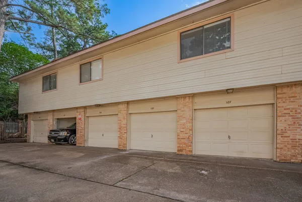 $123,999 | 16800 Sugar Pine Drive, Unit D 28, Houston, TX 77090