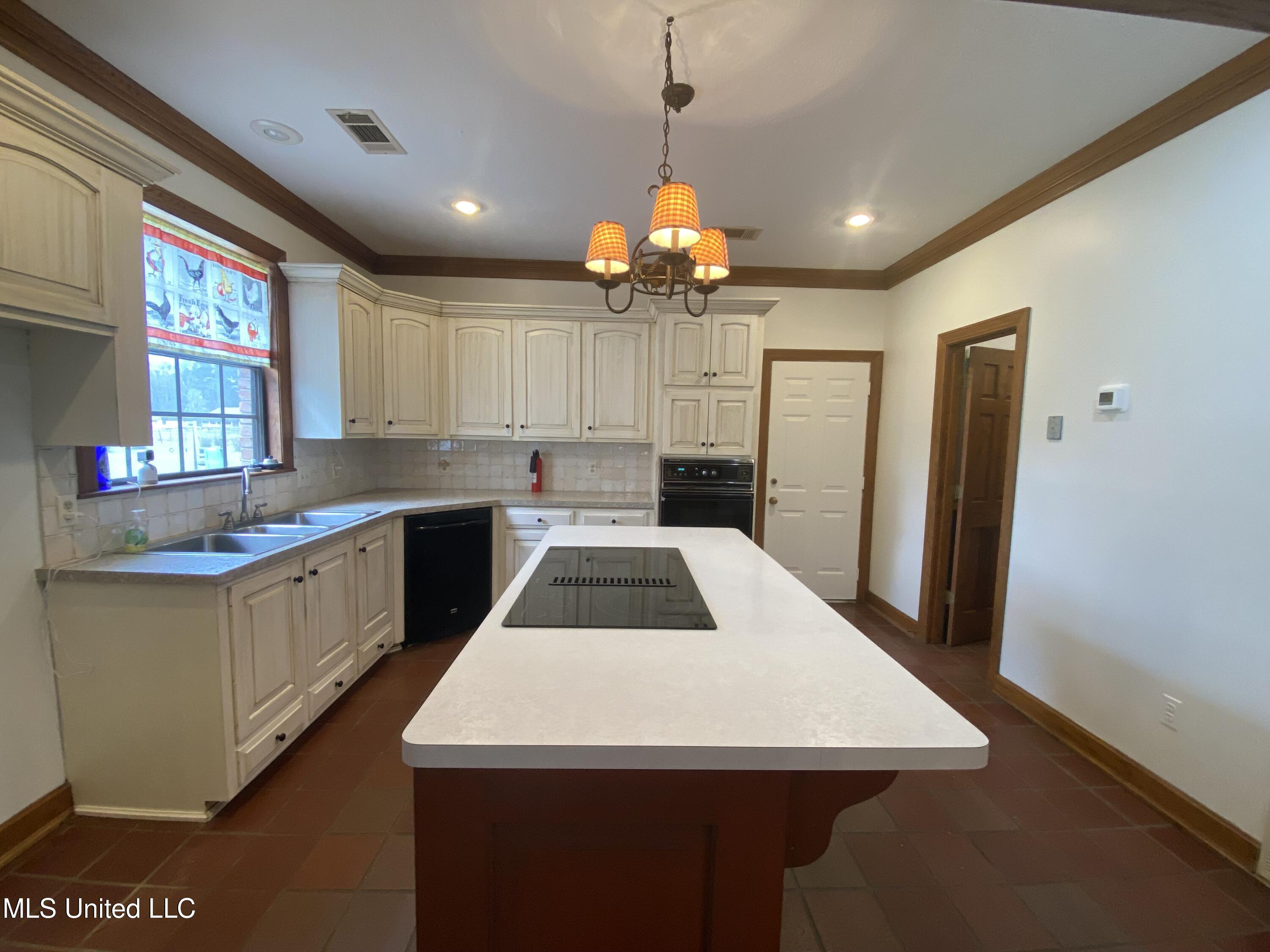 543 North Spring Lake Circle Terry, MS 39170 - Photo 11 of 70 IMG_2100