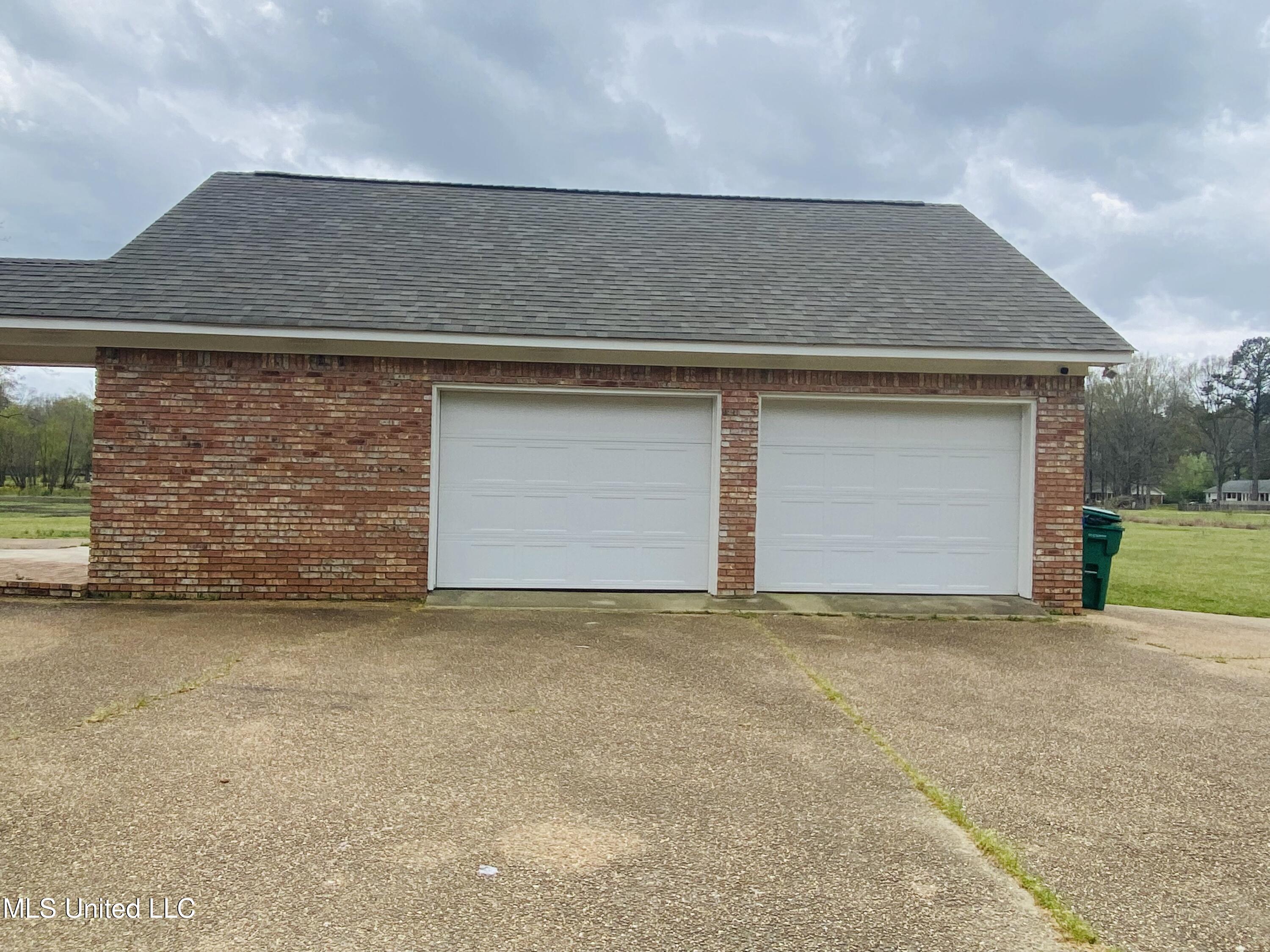 543 North Spring Lake Circle Terry, MS 39170 - Photo 50 of 70 IMG_2075