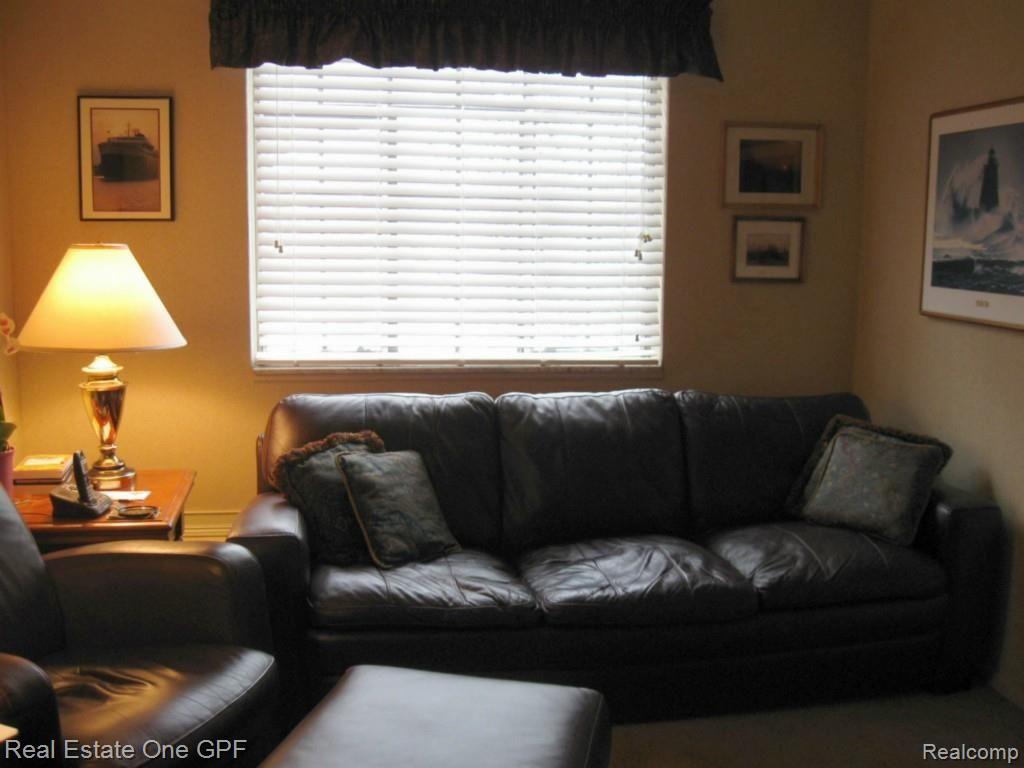 125 Moran Road Grosse Pointe, MI 48236 - Photo 8 of 21 8 IMG_1403.jpg