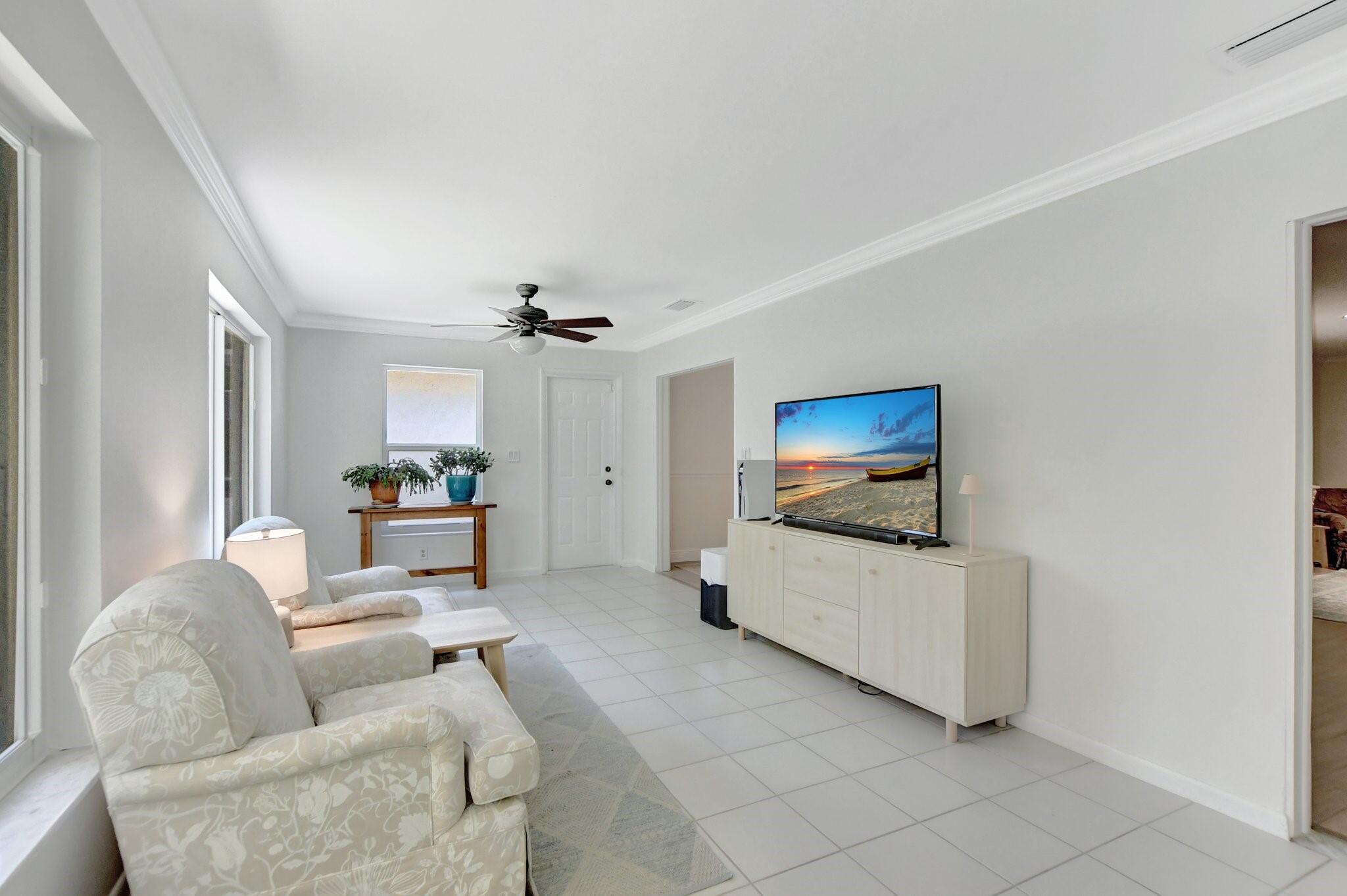 388 Southwest 5th Way Boca Raton, FL 33432 - Photo 6 of 19 Florida Room
