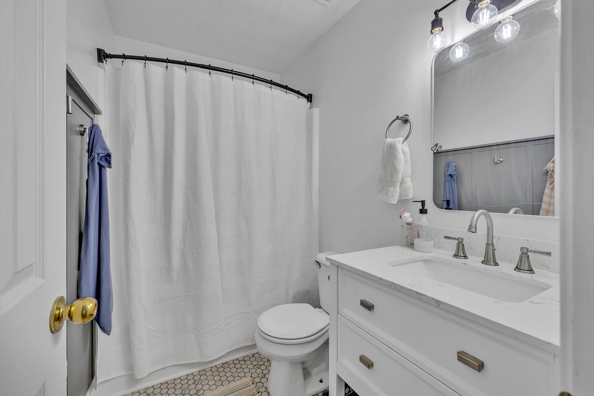 3941 Honeysuckle Way Chapel Hill, TN 37034 - Photo 25 of 38 a bathroom with a toilet a sink and a mirror