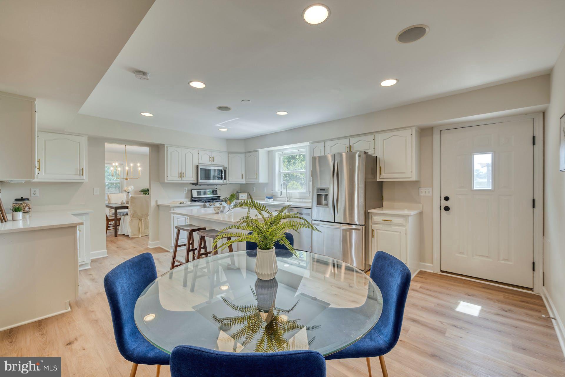 7716 Fordson Road Alexandria, VA 22306 - Photo 4 of 48 Stunning, eat-in kitchen w/ quartz countertops