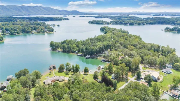 $999,900 | 2544 Patmos Church Road, Huddleston, VA 24104