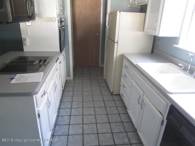 4206 Gary Lane Amarillo, TX 79110 - Photo 5 of 23 kitchen