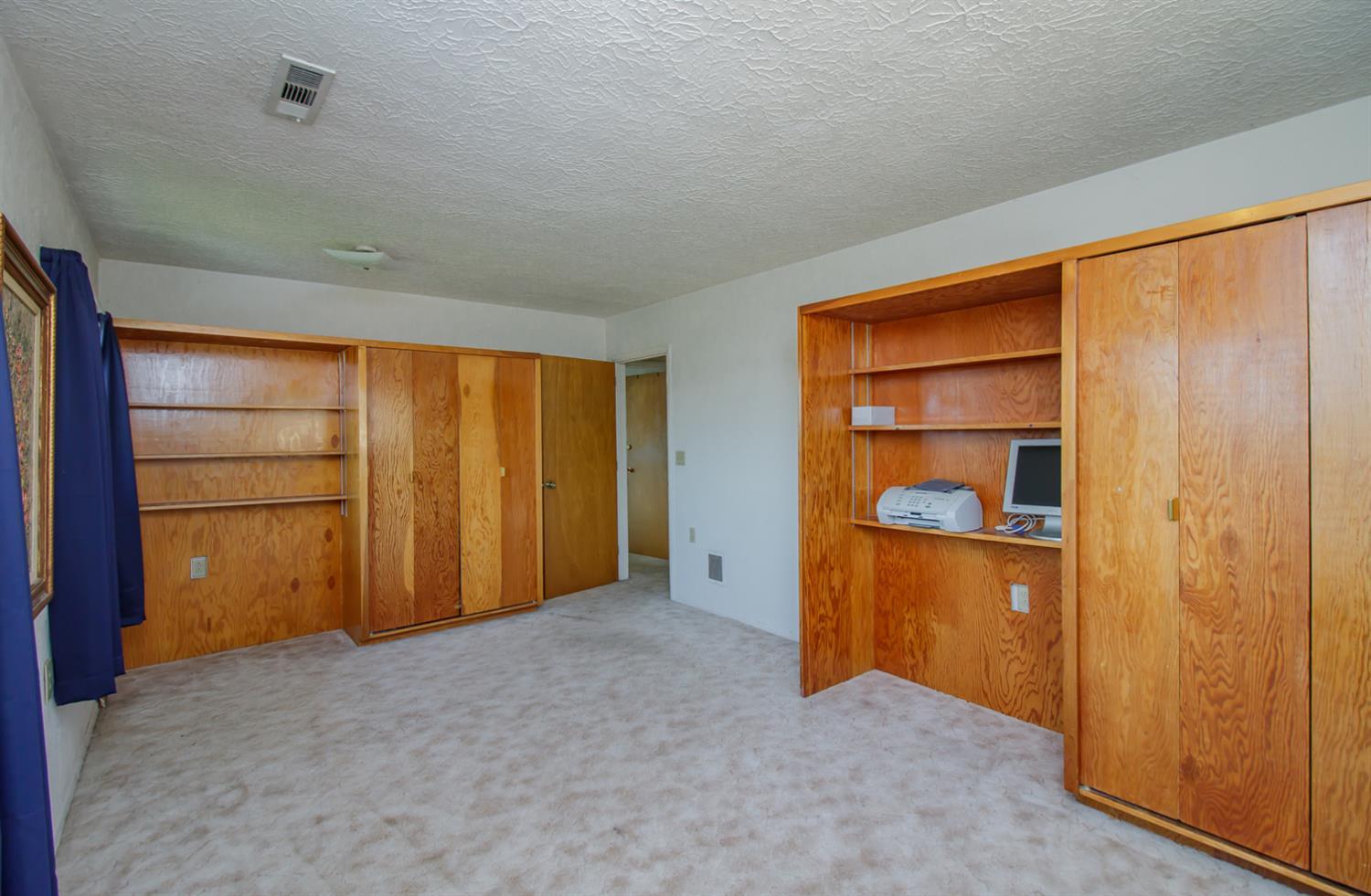 1039 West Valley View Road Ashland, OR 97520 - Photo 20 of 32 Additional Photo