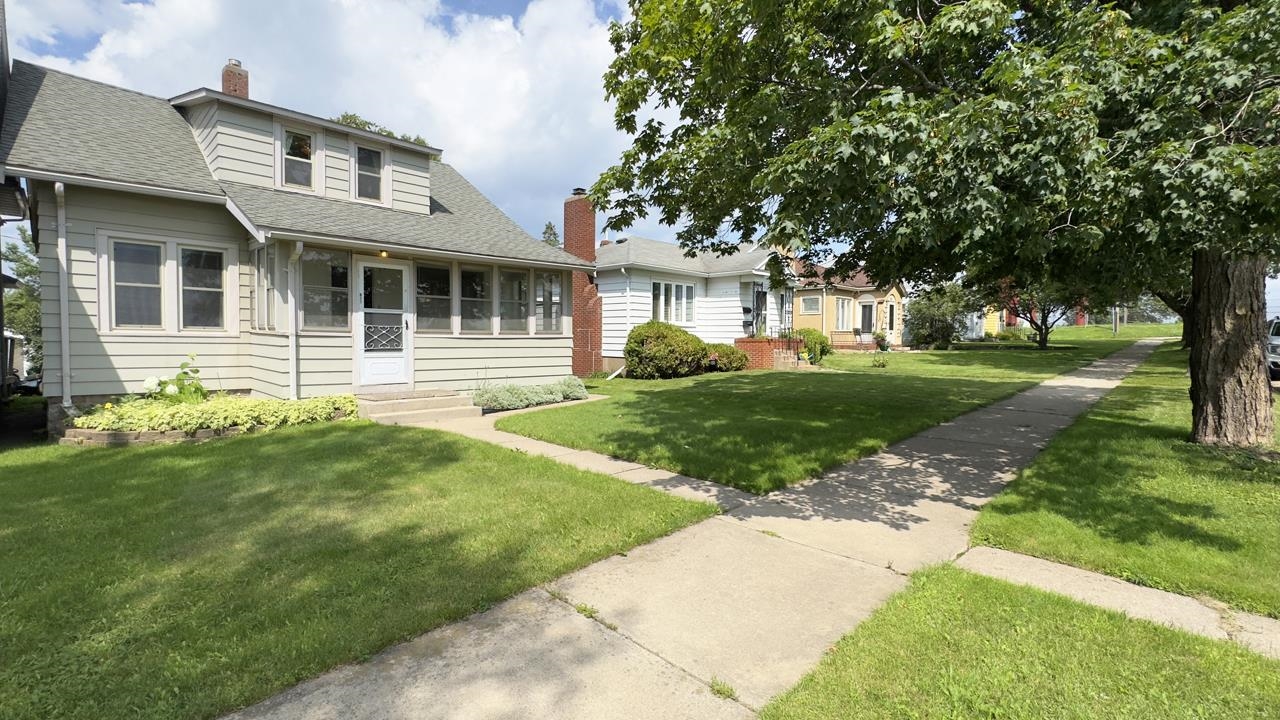 817 Harrison Street Eveleth, MN 55734 - Photo 1 of 30