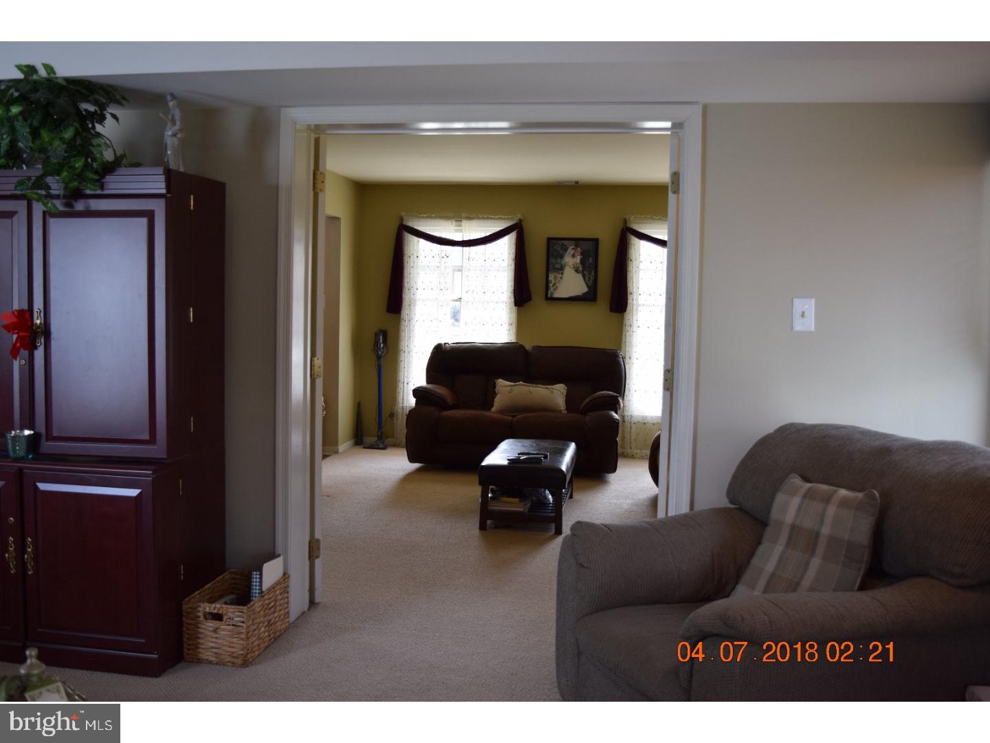 8 Coventry Road Eastampton, NJ 08060 - Photo 10 of 25 Living Room