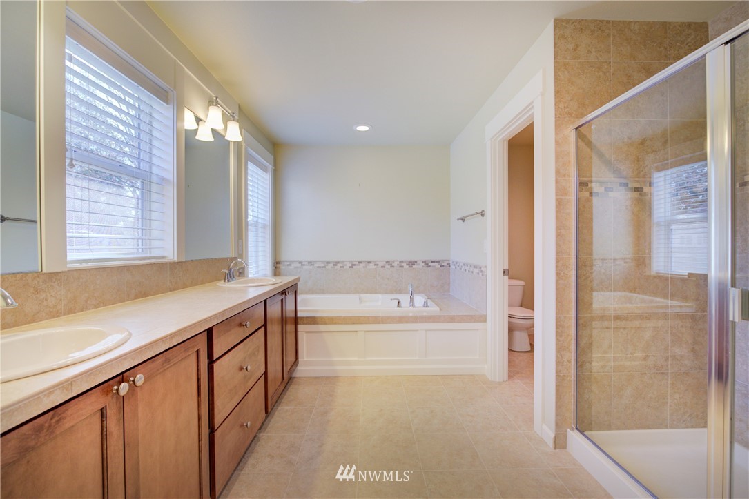 5612 Northeast 5th Circle Renton, WA 98059 - Photo 12 of 21