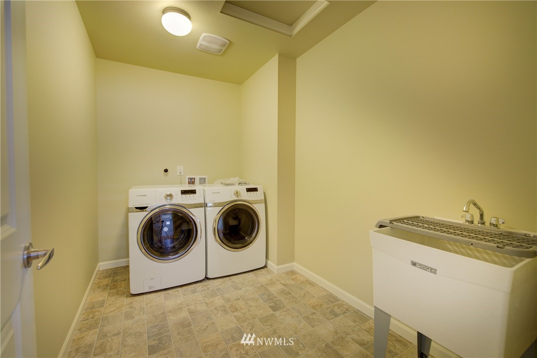 5612 Northeast 5th Circle Renton, WA 98059 - Photo 16 of 21