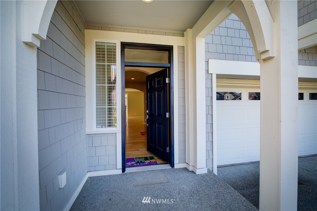 5612 Northeast 5th Circle Renton, WA 98059 - Photo 3 of 21