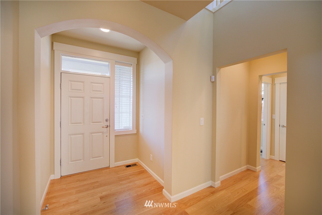 5612 Northeast 5th Circle Renton, WA 98059 - Photo 4 of 21