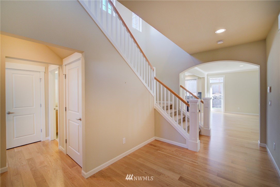 5612 Northeast 5th Circle Renton, WA 98059 - Photo 5 of 21