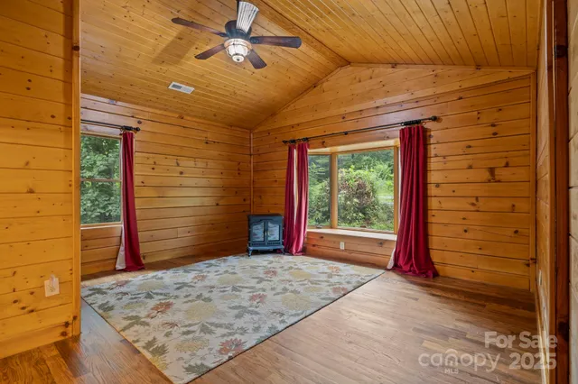 $599,500 | 266 Rhododendron Drive, Saluda, NC 28773