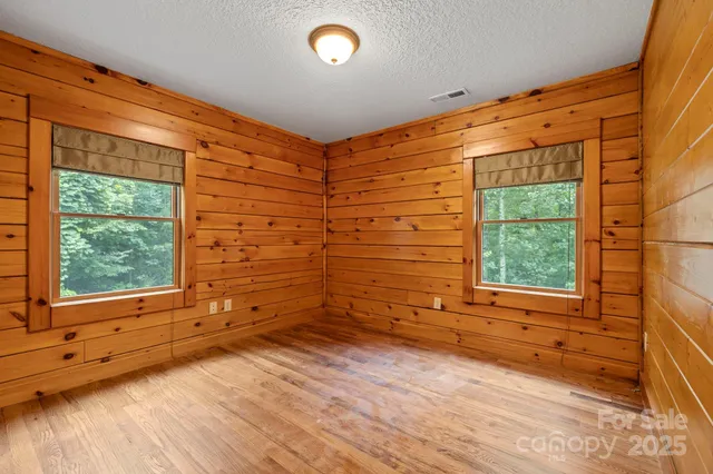 $599,500 | 266 Rhododendron Drive, Saluda, NC 28773