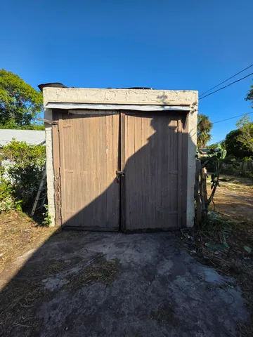 a view of a storage room with utility room