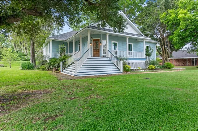 $480,000 | 237 Villere Drive, Destrehan, LA 70047