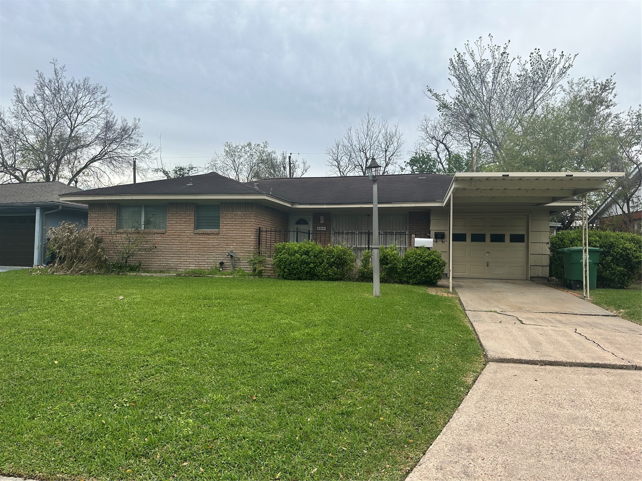 6841 Concho Street Houston, TX 77074 - Photo 1 of 17