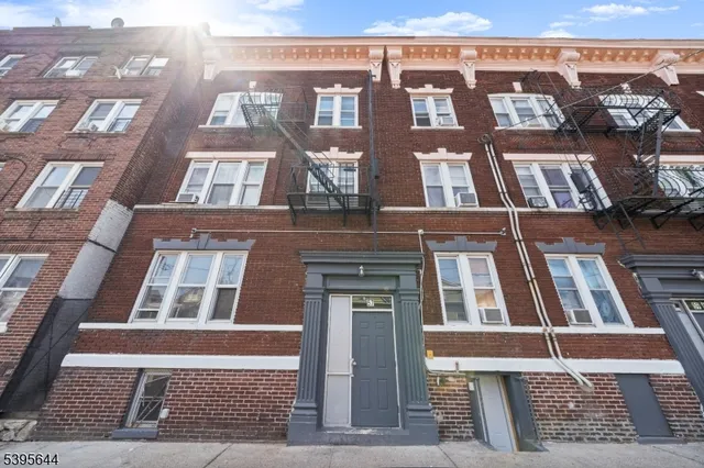 $1,950 | 57 Henry Street, Unit A1, Passaic, NJ 07055