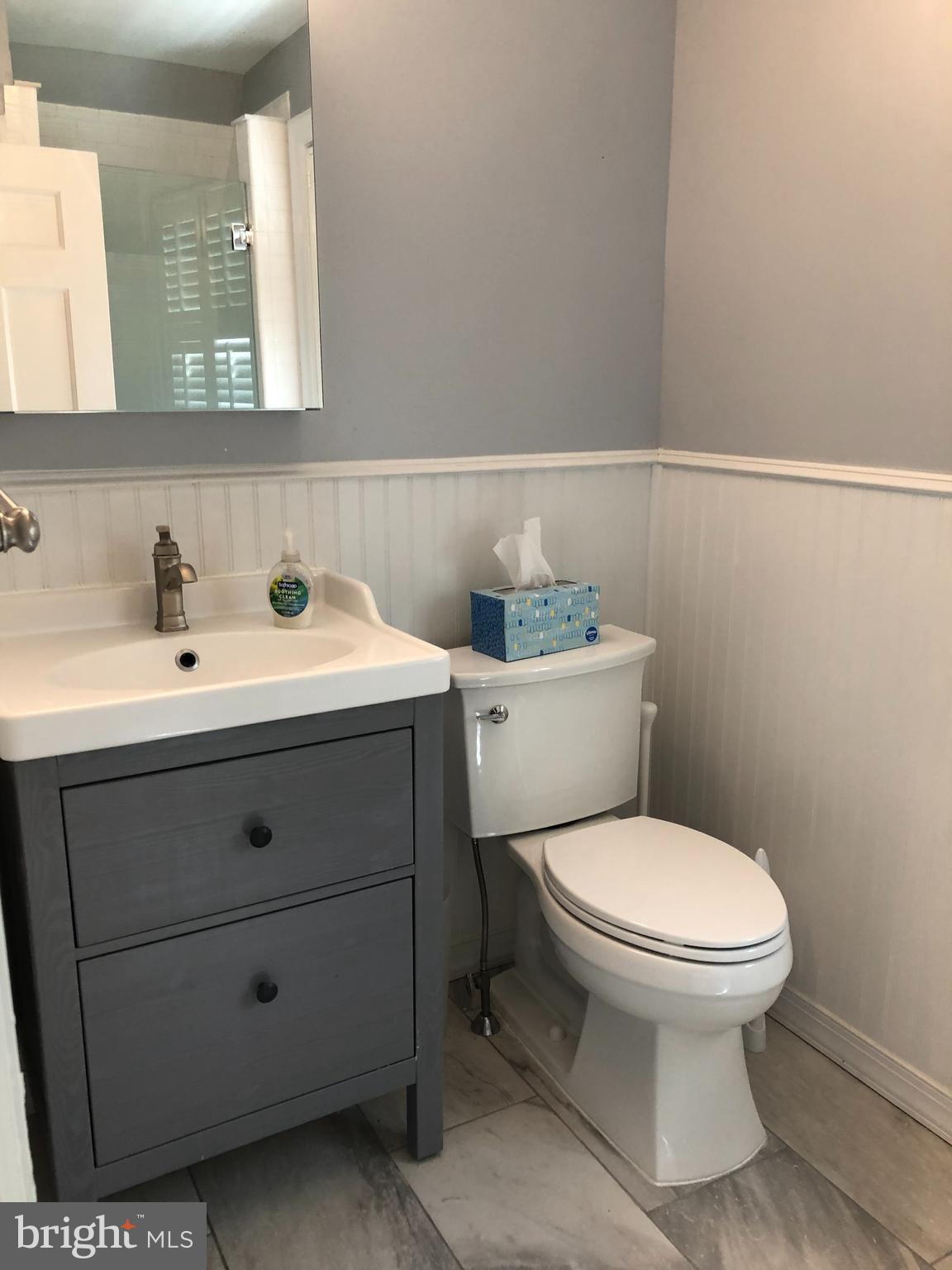 456 Irvington Road Drexel Hill, PA 19026 - Photo 20 of 24 Owner's Bathroom