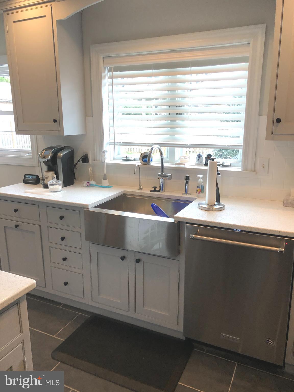 456 Irvington Road Drexel Hill, PA 19026 - Photo 10 of 24 Farmhouse sink